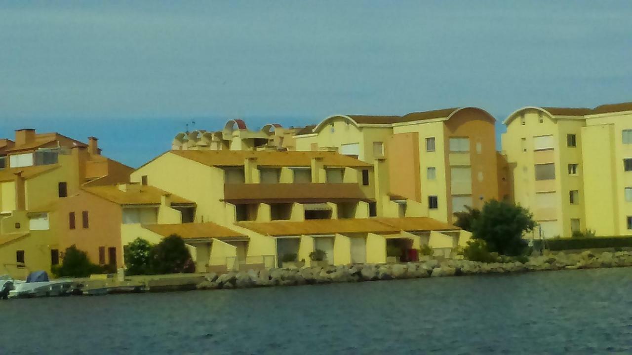 En Bord De Mer Gruissan Luaran gambar